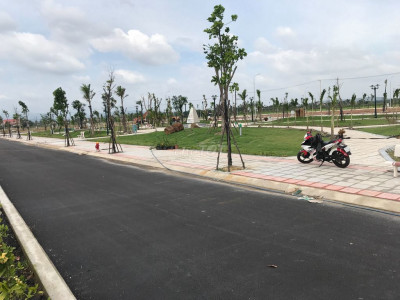 Cần vốn Hạ 200 triệu . Ra Bock LK5 Đối diện Công V