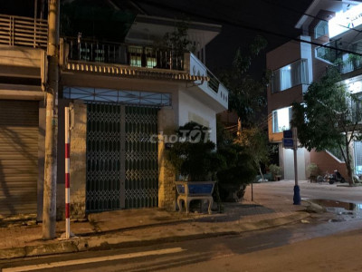 Nhà 2 mặt tiền Nguyễn Đình Chiểu 4tr/1 tháng