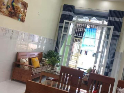 Nhà cấp 4 đẹp hẻm thông cách Nguyễn Thụy 50m. 