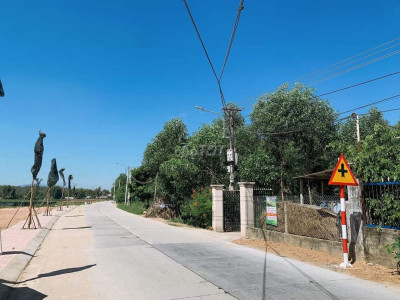 Bán đất Mt liên xã Tịnh Thiện,đường bê tông gần 8m