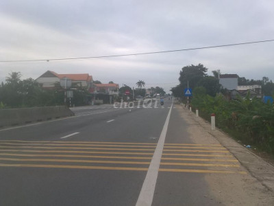 Đất 630m2 và nhà mặt tiền Quốc Lộ 1A xã Bình Hiệp