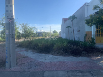 Cần Tiền Bán RẺ Lô Góc 128 M2 Sát Trường MN N.Dũng