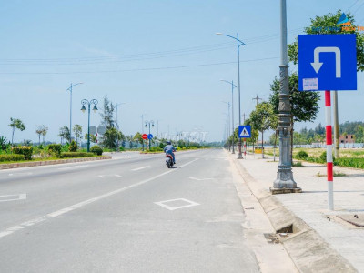 đất ven biển, gần KDL, trung tâm thương mại