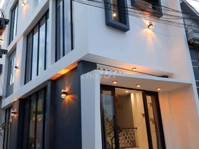 cần bán nhà hẻm quang trung mới 100% trung tâm tp