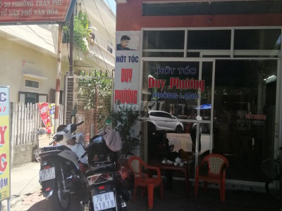 Mặt tiền đường Trương Định đối diện trường cấp 1