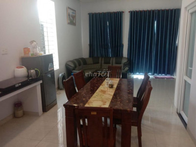 Nhà 3 tầng thiết kế sang trọng đầy đủ ,tiện nghi