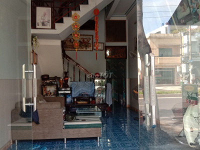 BÁN NHÀ mặt tiền đường LÊ LỢI . Trung tâm TP