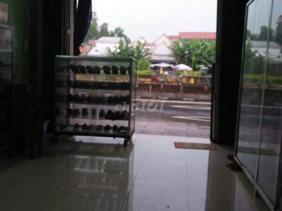 Mặt tiền kinh doanh