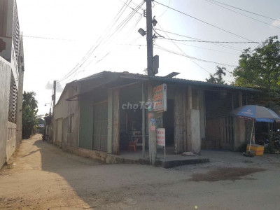 Cho thuê nhà rộng rãi 2 mặt diện