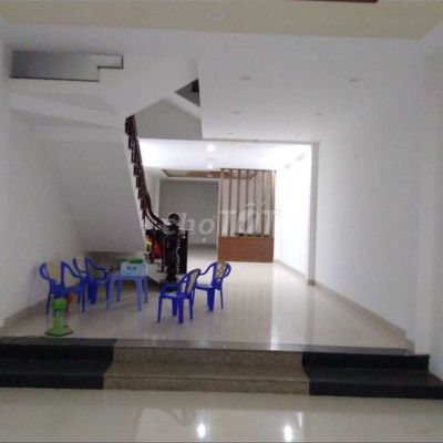 Nhà 1 trệt 2 lầu 2 sân thượng đường 38/3 N.B.Loan