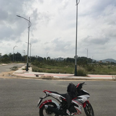 Đường phạm Văn Đồng 32m . 2 xuất Giá 918 triệu