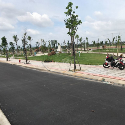 Cần vốn Hạ 200 triệu . Ra Bock LK5 Đối diện Công V