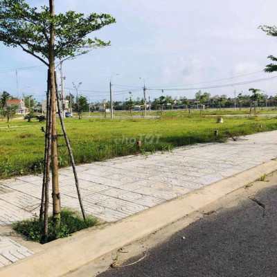 BÁN ĐẤT TRUNG TÂM NGHĨA HÀ MẶT TIỀN ĐƯỜNG NHỰA