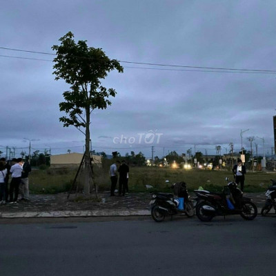 Đất 100m² , Mặt tiền NCP - Quảng Ngãi