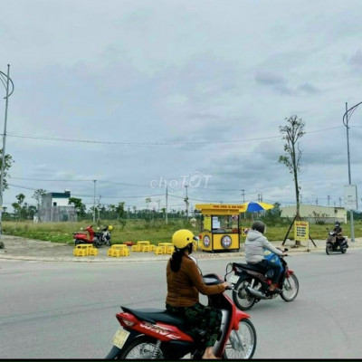 Bán lô góc 2 mặt tiền Nguyễn Công Phương