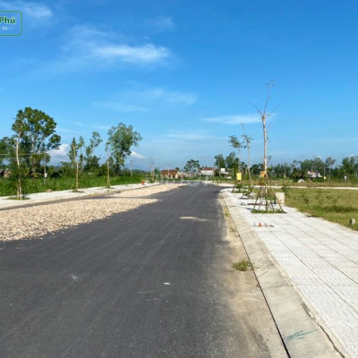 Đất trung tâm huyện ,đường quy hoạch, giá lại rẻ