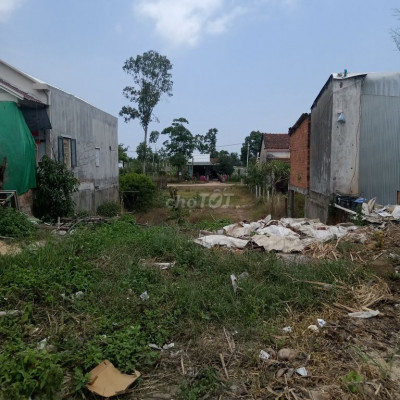 Bán nhanh đất nền 2MT đường Dốc Sỏi- Dung Quất.