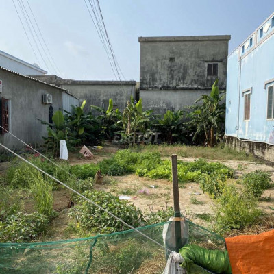 Đất sạch đẹp, xấy nhà nghỉ thuận tiện. Cần bán gấp