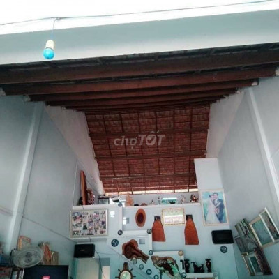 Nhà mặt tiền kinh doanh buôn bán gần trường học