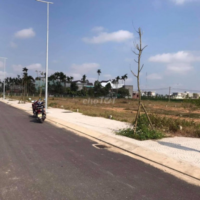 Tôi cần tiền bán gấp lô đất ở TTHC Huyện Sơn Tịnh.