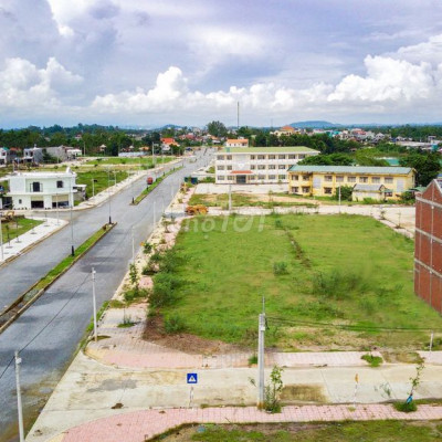 Bán gấp lô đất sát đường Quốc Lộ 1A, DT: 100m2