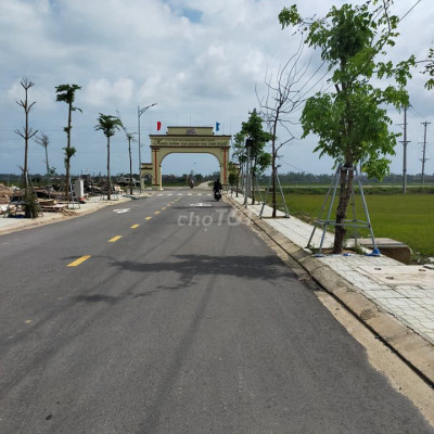 Bán Gấp Đất sổ đỏ 176m2 Thi phổ Center, Mộ Đức!!