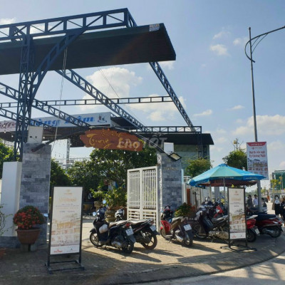 Bán lô góc ngã tư 2 mặt diện, DT 216m2, đường 20m5