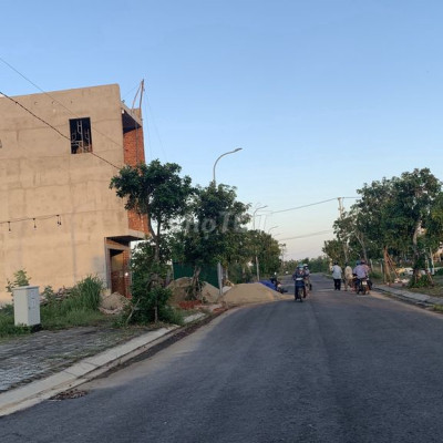 Bán lô đất shophouse mặt tiền Phạm Văn Đồng 25m