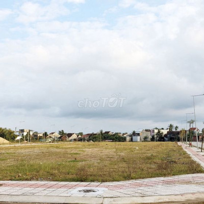 Đất ngay UBND đối diện công viên DT162m2 giá 680tr