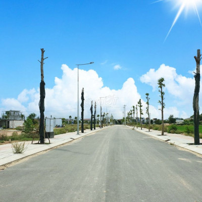 Bán lô góc 2 mặt tiền gần siêu thị Big C giá 750tr