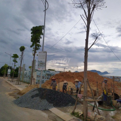 Bán đất mặt tiền đường 17m thuận tiện kinh doanh