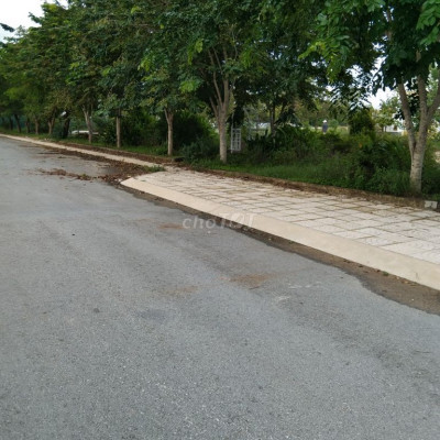 Bán đất Mt TT La Hà 5.9tr/m2 gần Đại học TCKT