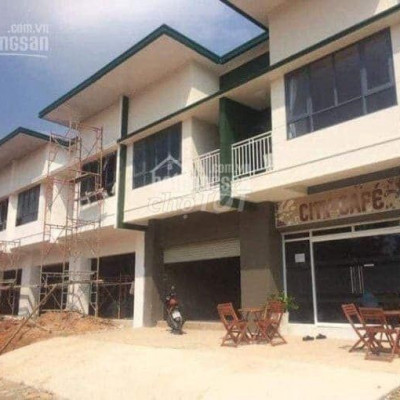 Bán nhà 2 tầng, 2 Mặt tiền đối diện chợ