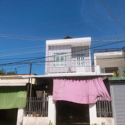 CẦN BÁN NHÀ MỚI XÂY GẦN TRƯỜNG CẤP 3 THU XÀ