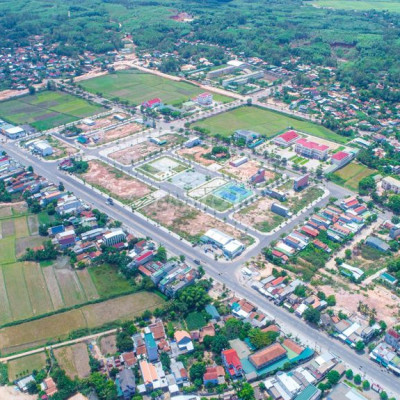 Đất đối diện công viên ngay huyện ủy hành chính