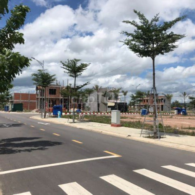 Đất nền đối diện TT Thương Mại Thi Phổ,shr