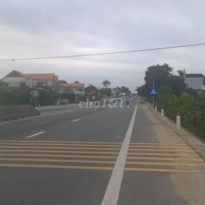 Đất 630m2 và nhà mặt tiền Quốc Lộ 1A xã Bình Hiệp