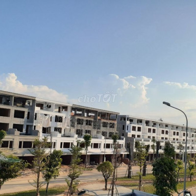 Shophouse TTTP.Quảng Ngãi 150m², cơ hội đầu tư.