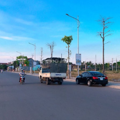 Bán lô đất mặt tiền đường Nguyễn Công Phương