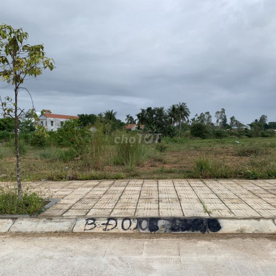 Bán đất KDC Sành Sứ - TT La Hà với diện tích 125m2