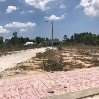 Chỉ còn sót lại vài lô với giá rẻ như hạt dẻ