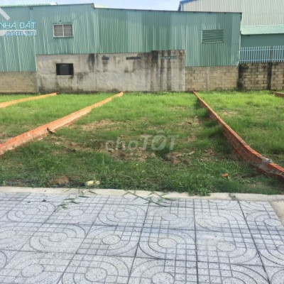 BÁN ĐẤT MẶT TIỀN TP QUẢNG NGÃI  606m2 (20 x30.3)