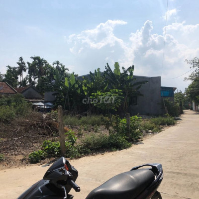 BÁN LÔ GÓC CỰC ĐẸP THỊ TRẤN LA HÀ CHÍNH CHỦ RẺ