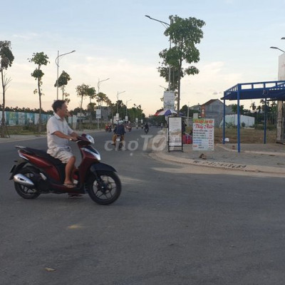 Chính chủ bán gấp lô đất 100m2 đối diện công viên