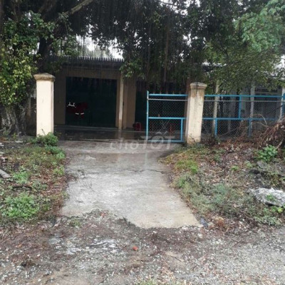 Nhà trệt ,2 ngăn,gần khách sạn Hoàng mai