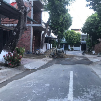 Đất xây nhà 100m2 bên hông trường Phạm Văn Đồng