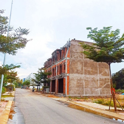 Nhà 1 trệt 2 lầu 70m2 tại TTTP Quảng Ngãi