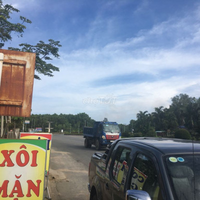 220m2 đất MT Võ Văn Kiệt có sẵn nhà C4