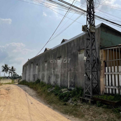 Bán nhanhlô góc nhà và nhà trọ 409m2 La Hà kế toán