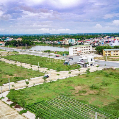 Trung tâm thị trấn giá chỉ 700tr/nền.